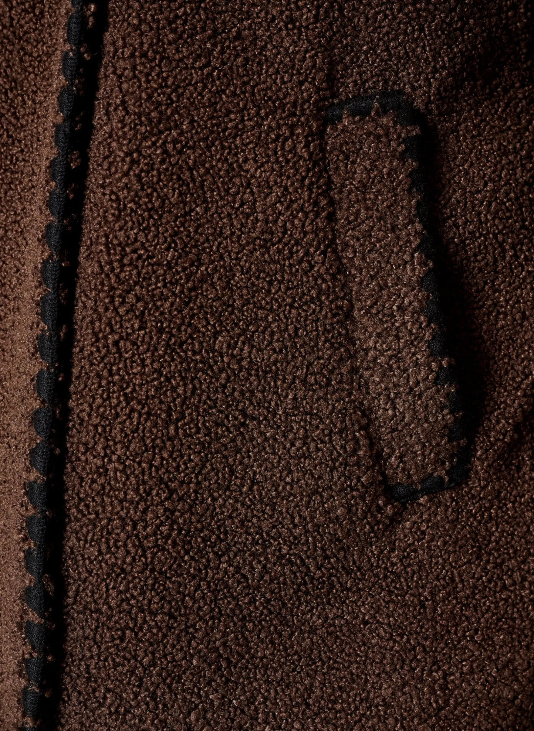 Teddyjacke mit Kontrastdetails
