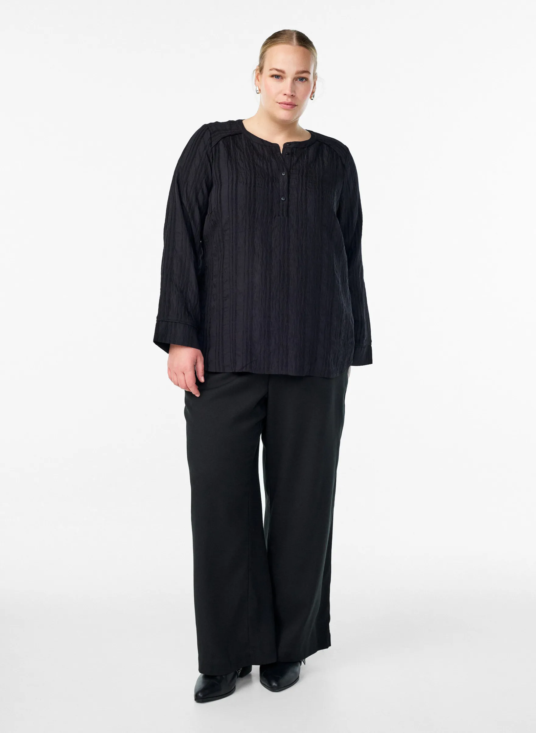Ton-in-Ton-Bluse mit Knöpfen