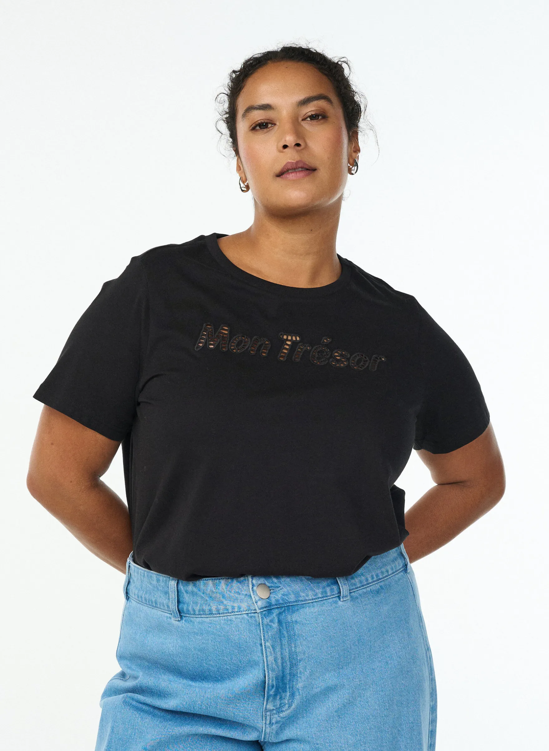 T-Shirt aus Baumwolle mit dekorativem Frontdetail