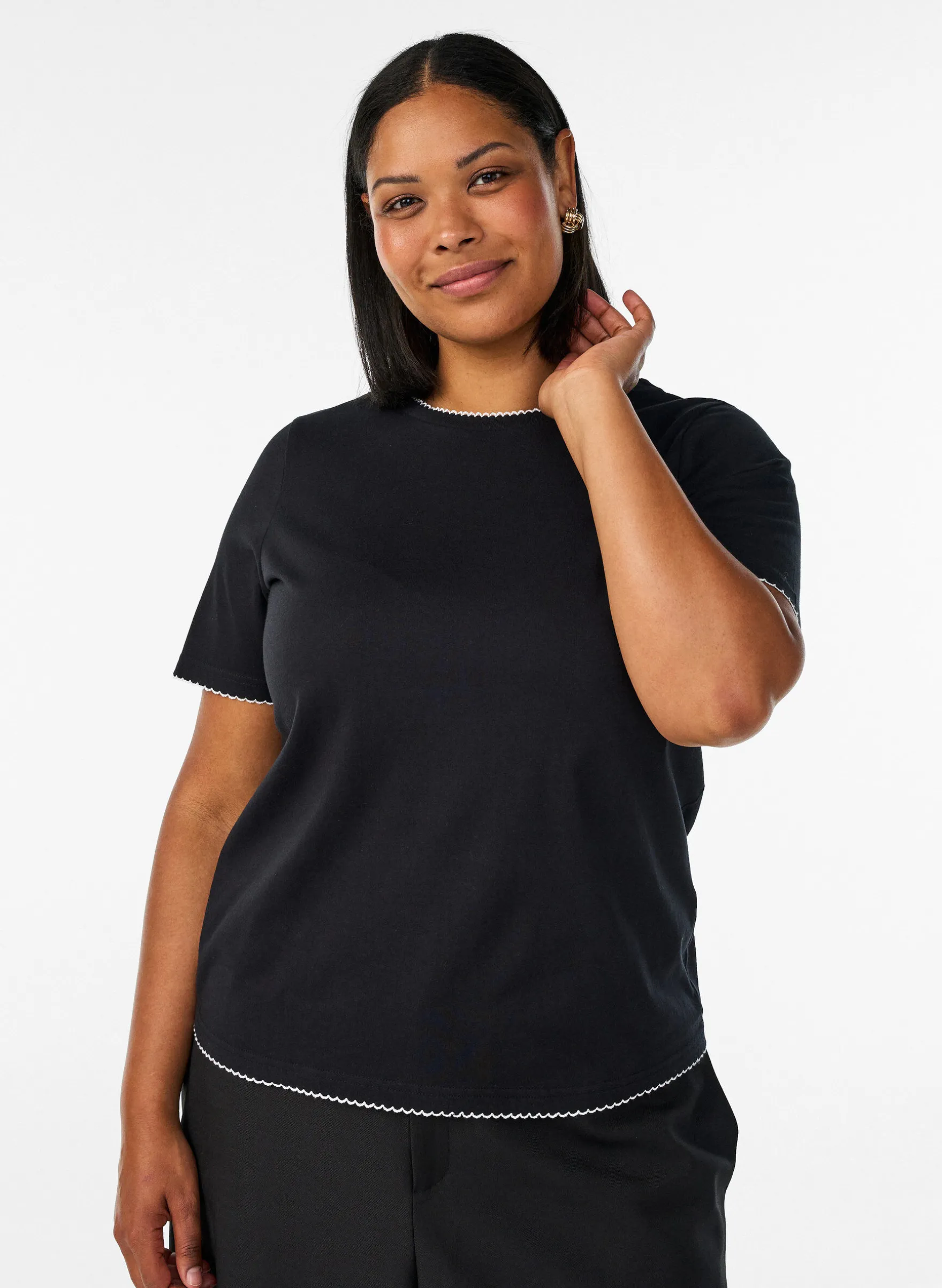 T-Shirt aus Baumwolle mit gewellten Kontrastkanten