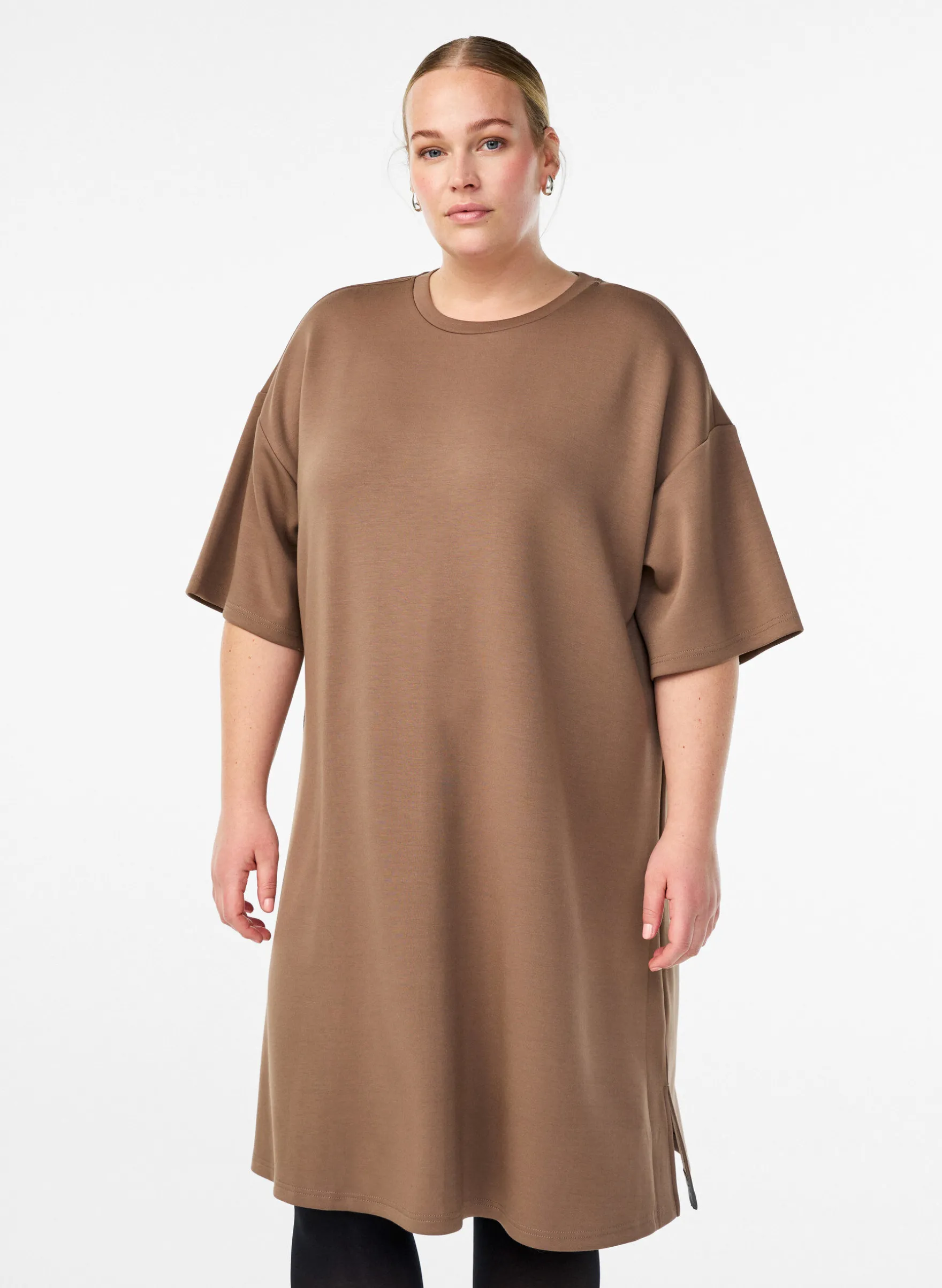 T-Shirt-Kleid aus Jersey mit Seitenschlitzen