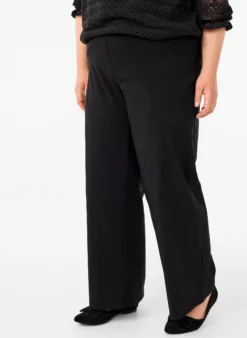 Weit geschnittene Hose mit elastischem Bund