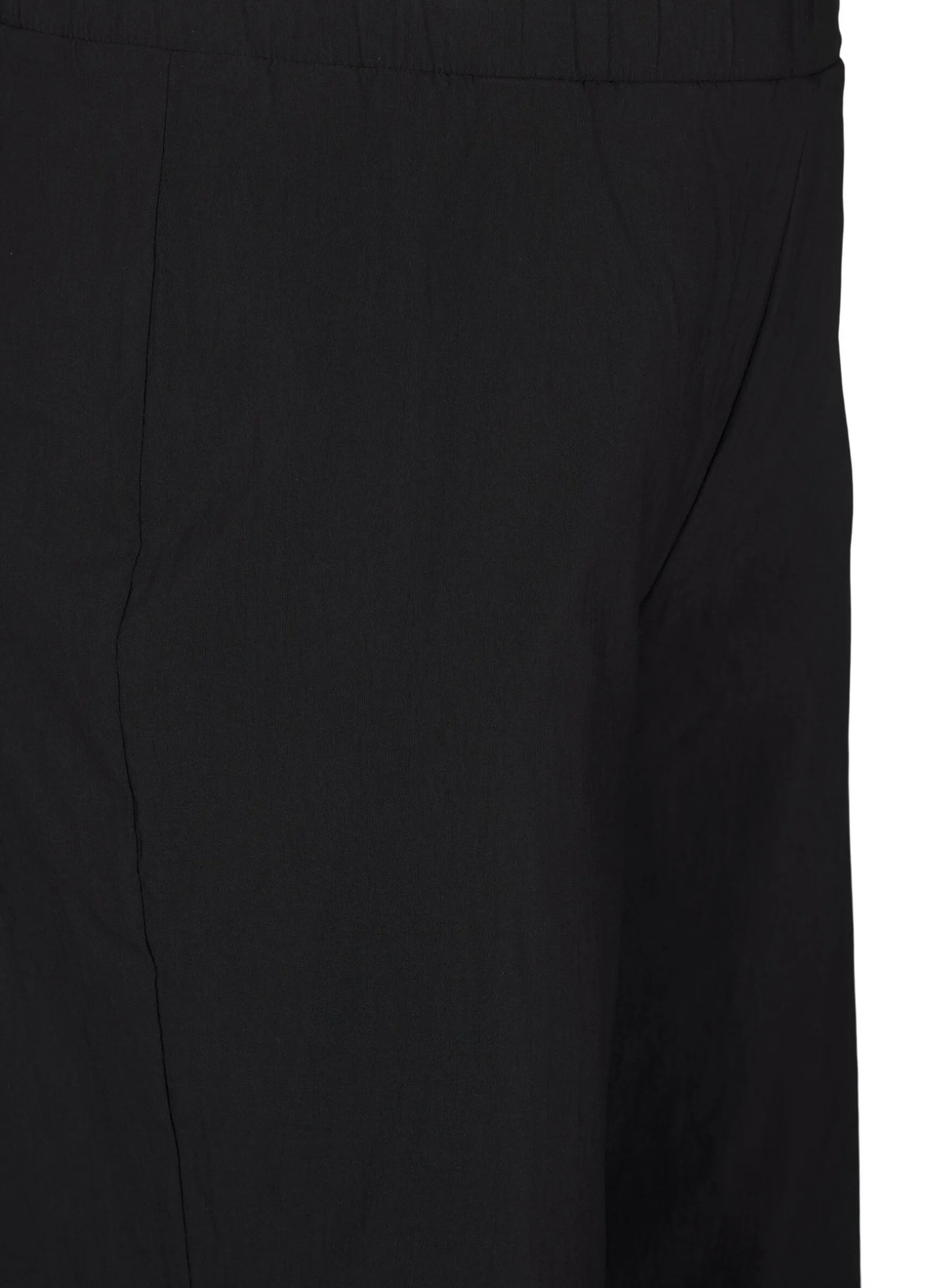 Weit geschnittene Hose mit elastischem Bund