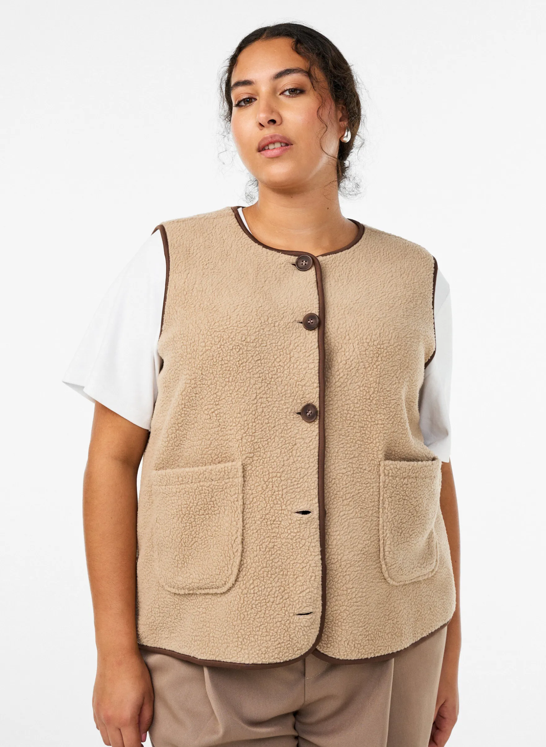 Weste aus Teddyfleece mit kontrastfarbenen Details